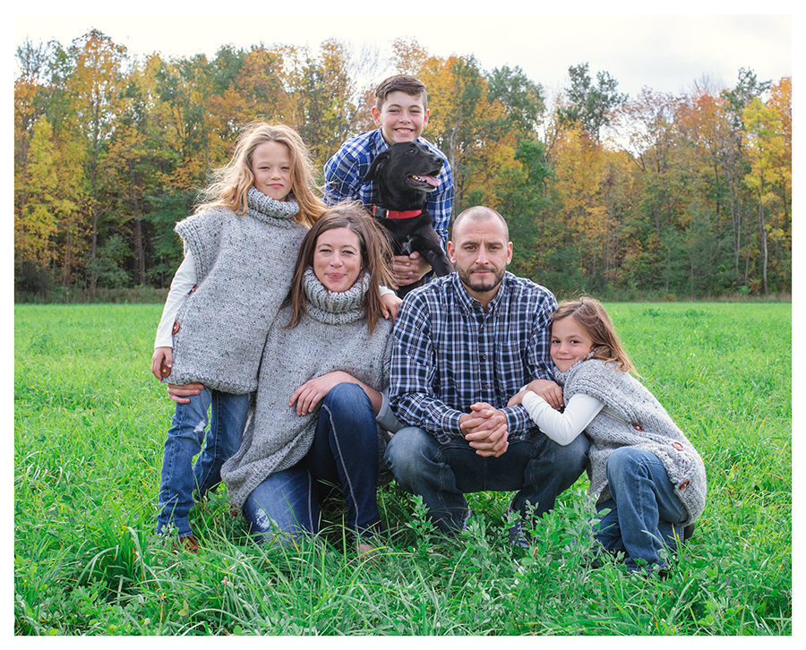 Family Portraits by Candra Schank Photography. Owen Sound and Grey and Bruce portrait photographer.