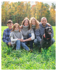 Family Portraits by Candra Schank Photography. Owen Sound and Grey and Bruce portrait photographer.